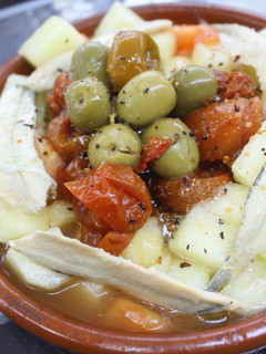Una foto de Ensalada de melón y boquerones en vinagre
