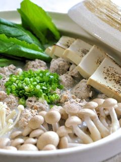 天冷來一鍋！豆漿味噌丸子鍋 的食譜成品照片