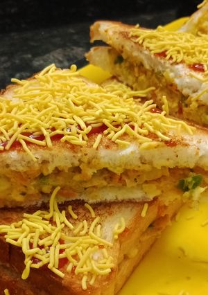 A picture of Masala toast.
