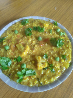 हेल्दी ओट्स खिचड़ी (oats khichadi recipe in hindi) रेसिपी मुख्य फोटो