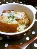 Onion Gratin Soup with Sandwich Bread