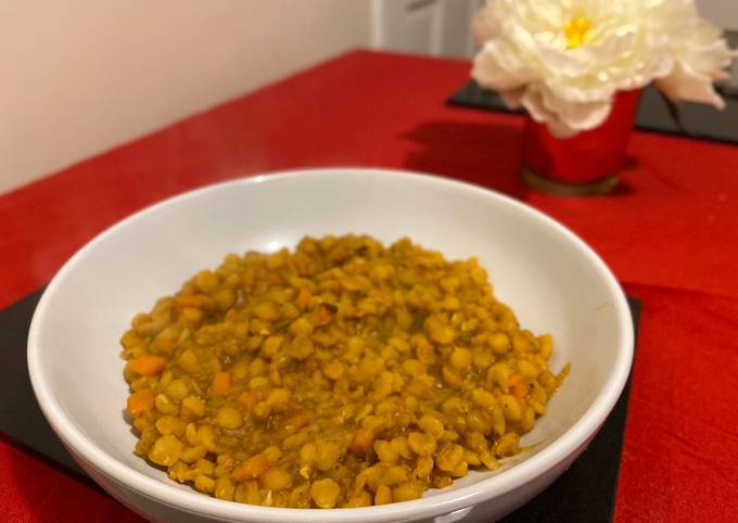 Yellow split pea with veggies