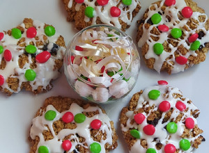 Una foto de Galletas de Avena, Canela y Jengibre  Saludables Navideñas
