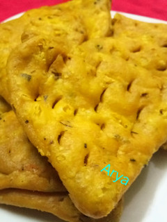 राजस्थानी मठरी (Rajasthani mathri recipe in Hindi) रेसिपी मुख्य फोटो
