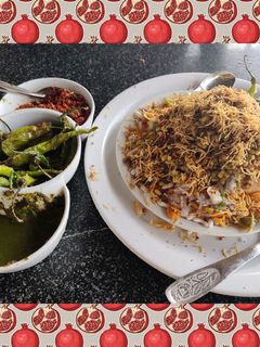 A picture of Mumbai bhel.