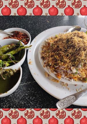 A picture of Mumbai bhel.