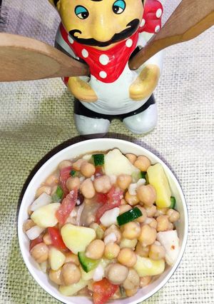 A picture of Imli Chaana Chaat 😋 Mix Platter.