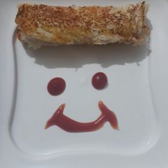 A picture of Chila with bread.