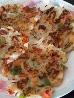 રાઈઝ ઉત્તપમ (Rice Uttapam) રેસીપી મુખ્ય ફોટો