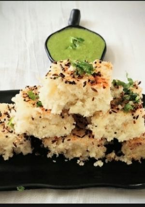 A picture of Rava Dhokla.