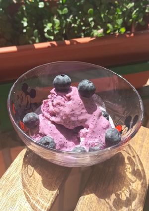 Una foto de Helado de arándanos sin azúcar