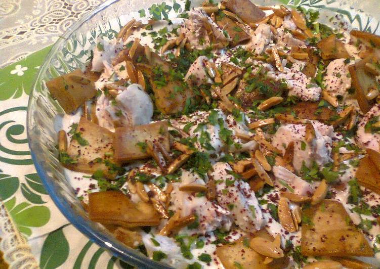 طريقة عمل فتة الدجاج