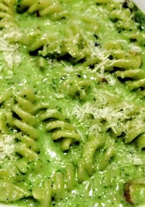 A picture of Basil Green Sauce Pasta.