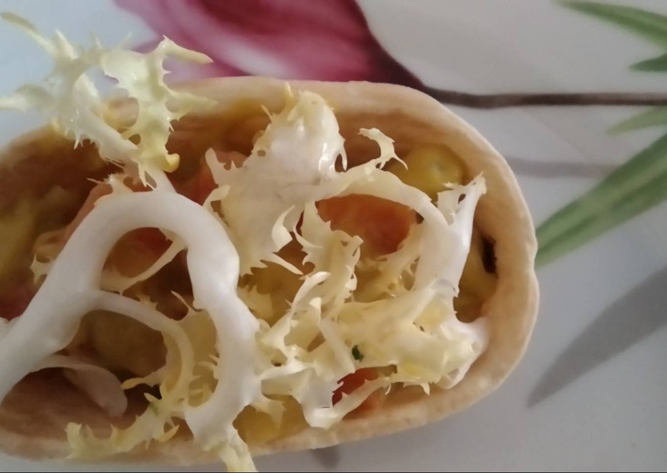Barquitas mini rellenas de chapulines o saltamontes