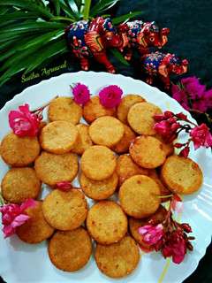 आटे की मीठी पूरी (Aate ki Meethi Puri recipe in Hindi) रेसिपी मुख्य फोटो