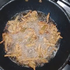 A picture of Crispy crunchy fries Pakora.