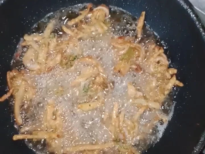 Easy Steps to Prepare Kentang goreng renyah Pakora which Delicious