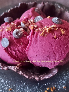 Una foto de Helado de moras