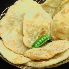 A picture of Green peas puri.
