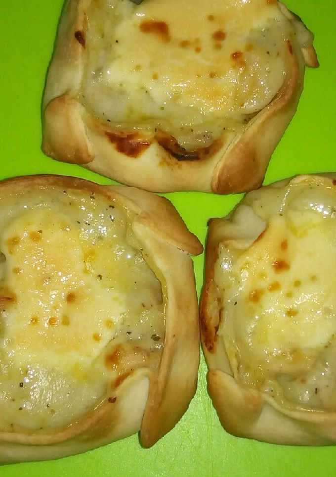 Una foto de Canastitas de Pollo con salsa blanca
