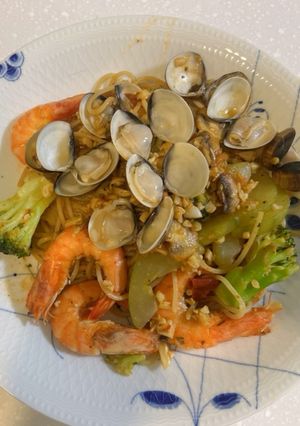蒜香番茄海鮮義大利麵 的食譜成品照片