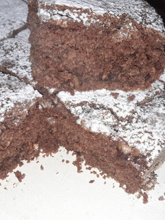 Una foto de Torta de avena, chocolate y pasas de uva