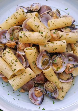 Una foto de Tortigloni a la Vongole "a mi manera"