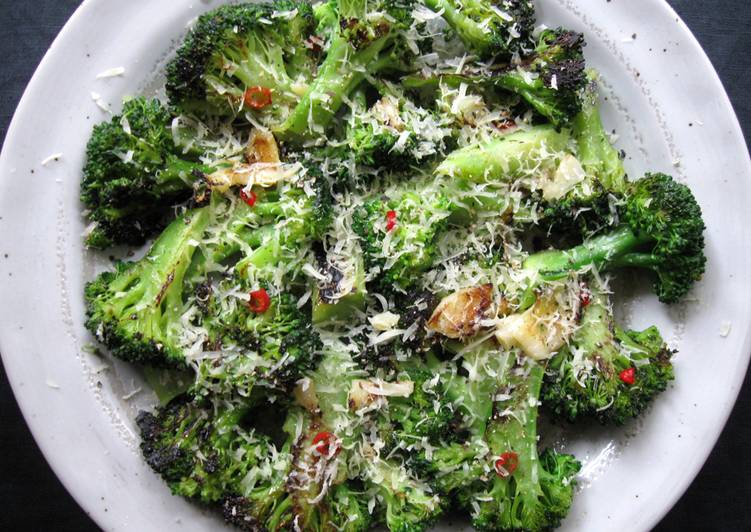 Steps to Make Speedy Pan-fried Garlic Chilli Broccoli