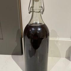 A picture of Sloe gin.