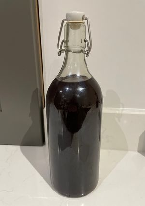 A picture of Sloe gin.