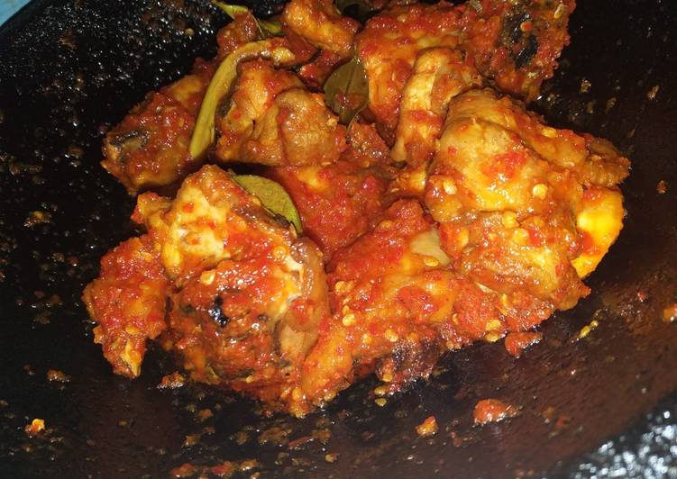 Bagaimana Menyiapkan Ayam Pedas Cabe Merah By Fitashaa, Lezat Sekali