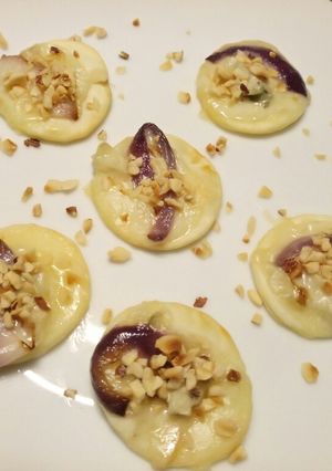 A picture of Gorgonzola pastry bites.