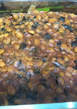 A picture of Chana daal palak combination.