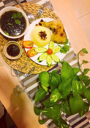 Hình của món Cơm gà xối mỡ & Miso soup.