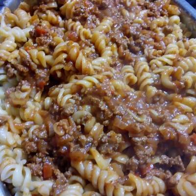 Fideos tirabuzón con salsa bolognesa Receta de Monica Lopez- Cookpad