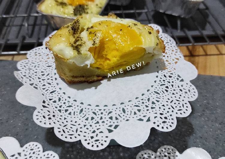 Korean Egg Bread (Gyeran Bbang)