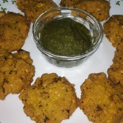 A picture of Chana dal vade.