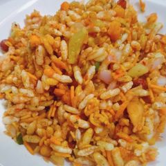 A picture of Murmura chaat.