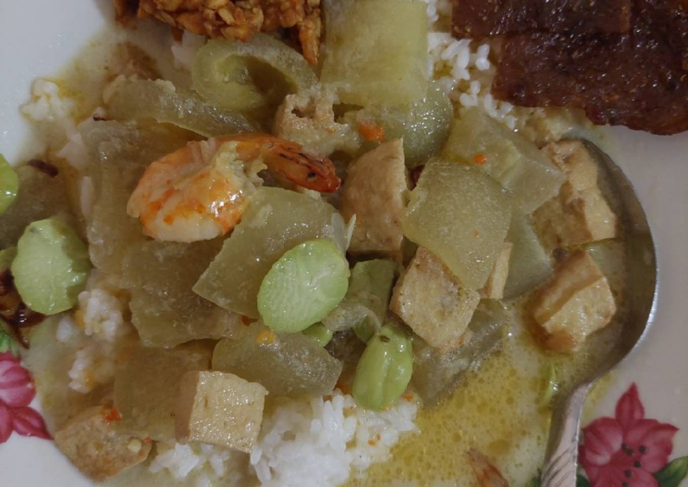Sayur tahu tempe kikil