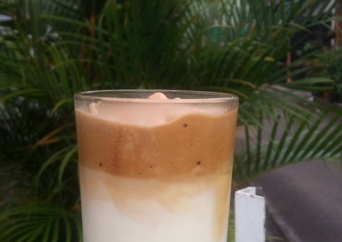 Resep Dalgona Coffee Simple Tanpa Mixer Cuma 3 Bahan Oleh Titing Serly Marchelina Cookpad 8463