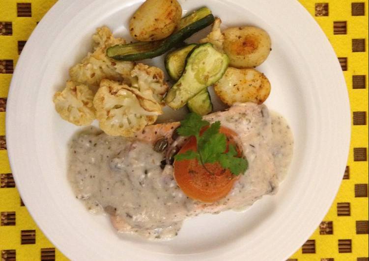 Recipe of Ultimate Salmon poached in mushroom cream