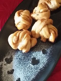 নো ইষ্ট এগলেস সিনেমন রোলস(No Yeast Egg less Cinnamon Roll recipe in Bengali) রেসিপির প্রধান ছবি
