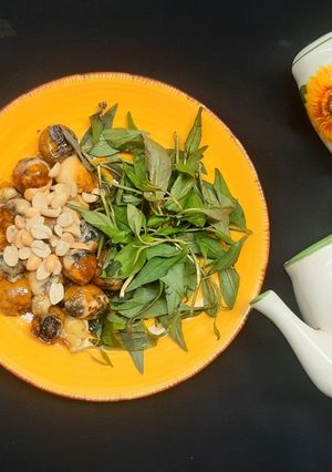 Hình của món Cút lộn xào giấm.