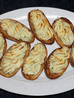 Una foto de CANASTAS DE PAPAS RELLENAS CON PURÉ. JON STYLE