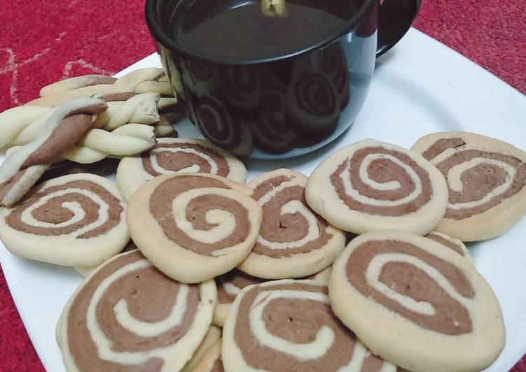 Steps to Make Perfect Marble biscuits