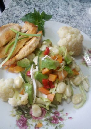 Una foto de Ensalada agridulce con salmón