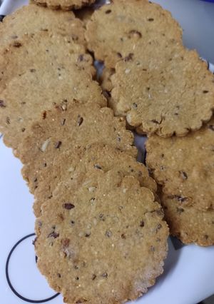 Una foto de Crackers de harina de garbanzos y cebollas 🍪
