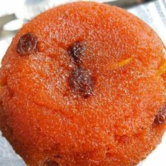 A picture of Rava kesari halwa.