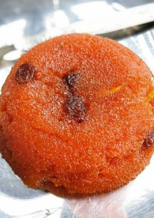 A picture of Rava kesari halwa.