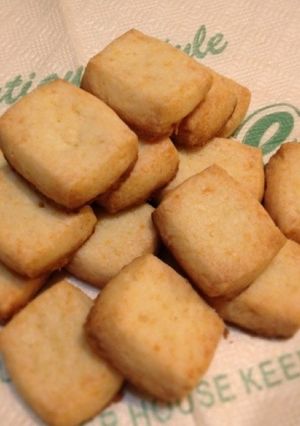 A picture of Crispy Authentic Cheese Cookies.